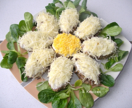 Мясной торт Ромашка