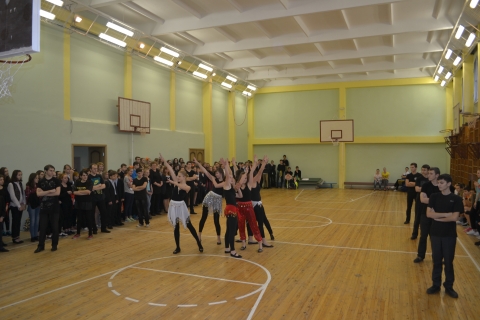 Как называется средняя школа. Переименованные школы. 641 школа невского района. Столовая 337 школы. Как называется средняя школа.